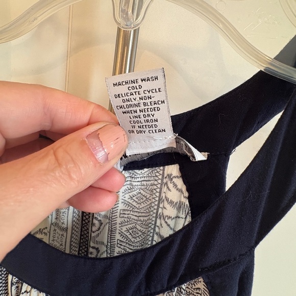 Carmen Marc Valvo Halter Maxi in Navy & Ivory. - Picture 7 of 8